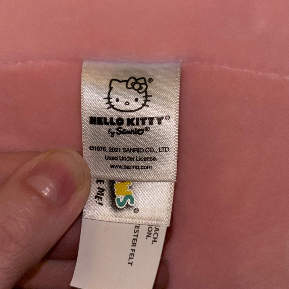 Scuba Hello Kitty XL Jumbo Squishmallow | 24” Sanrio Plush - Picture 6 of 9